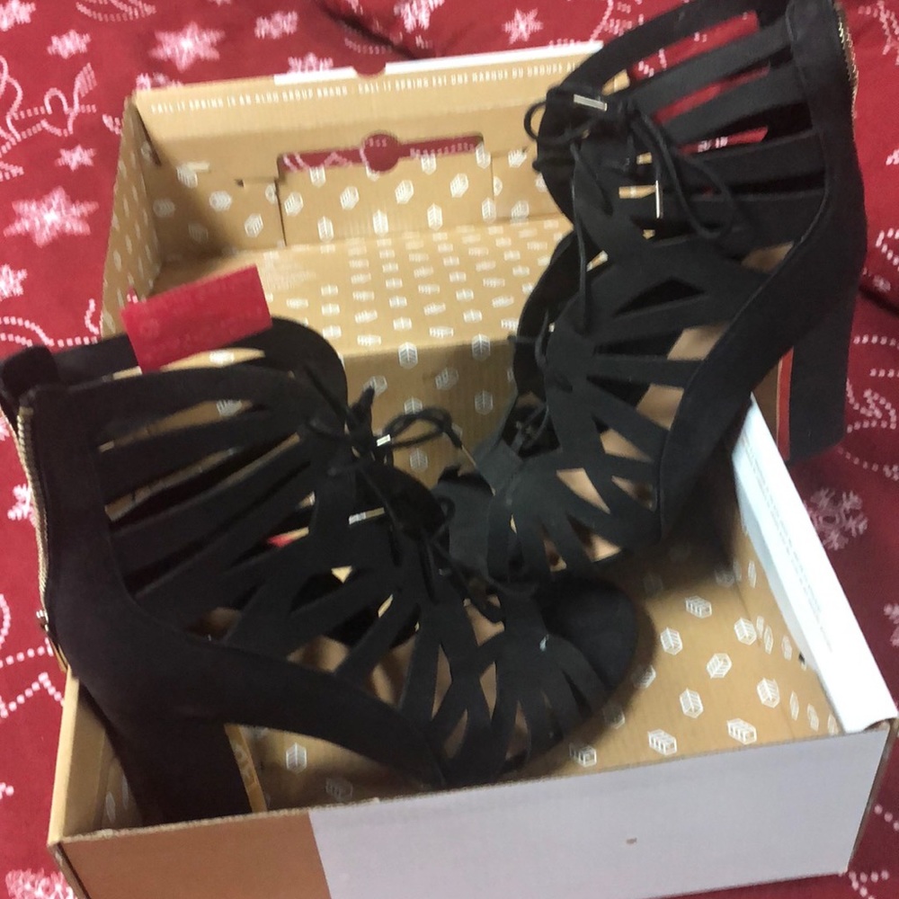 Ladies shoes